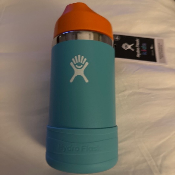 Hydro flask Kids 12oz with straw lid🐠 - Picture 4 of 4